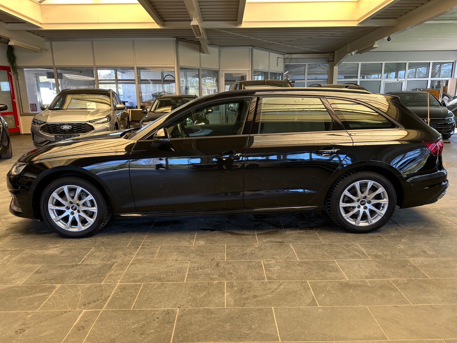 Audi A4 Avant 40 TDI quattro advanced AHK LEDER