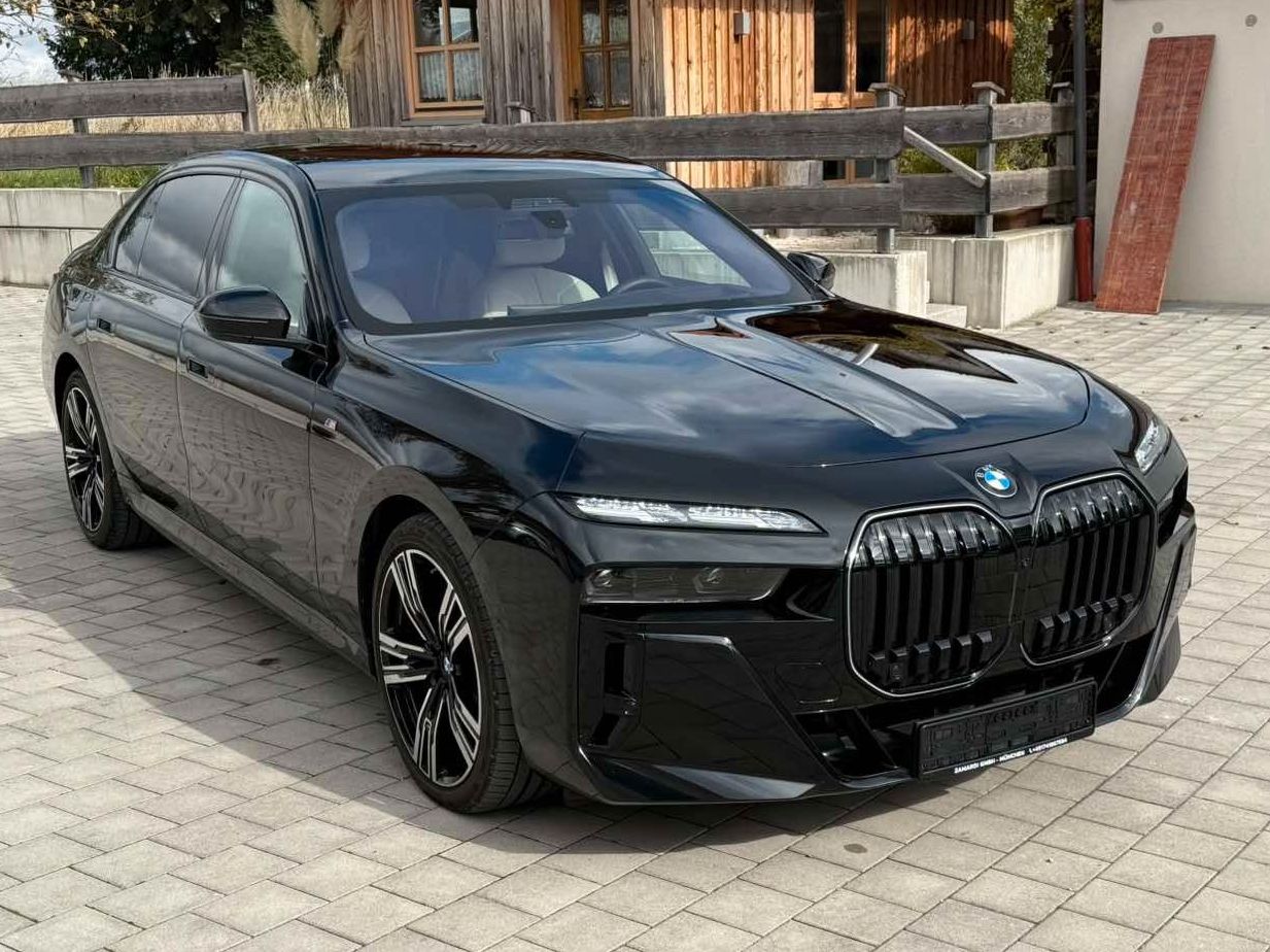 BMW 740xd*M Sport*VOLL*TV*SKY*AUT.TÜR*G.LUSSO*EXECU