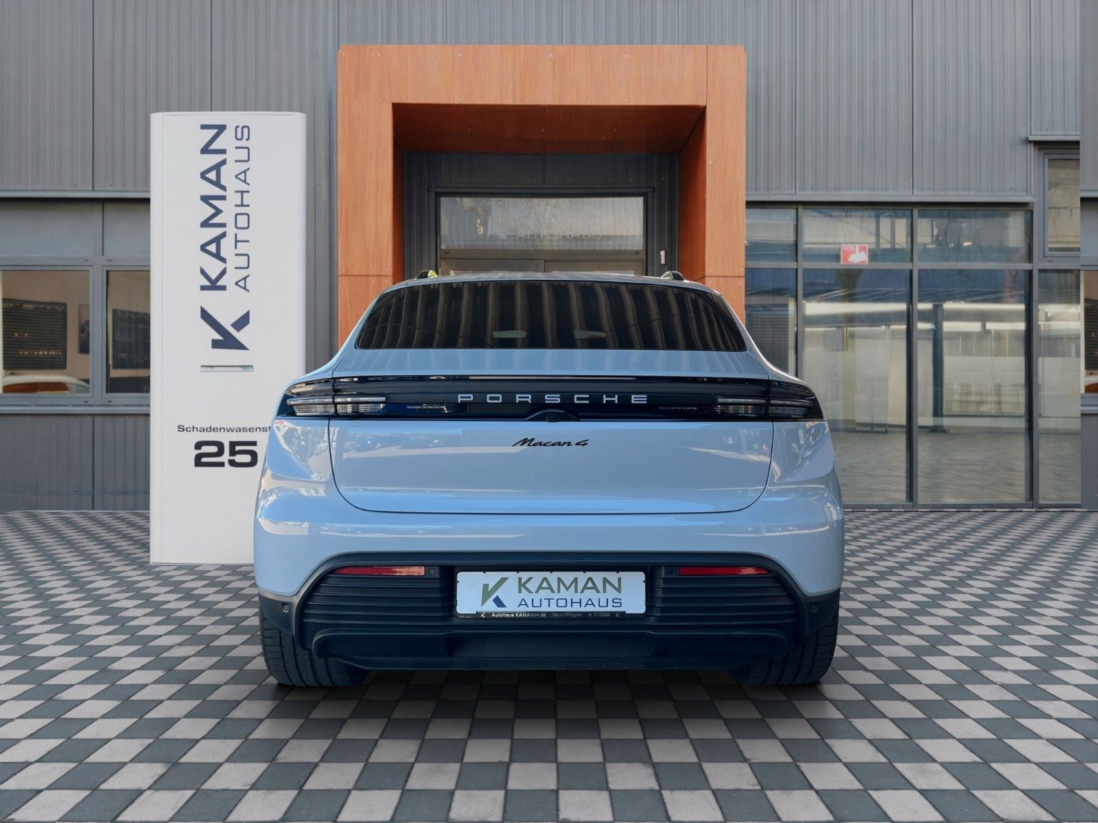 Porsche Macan Electric 4 Carbon · Mega Spec · NP122.500€