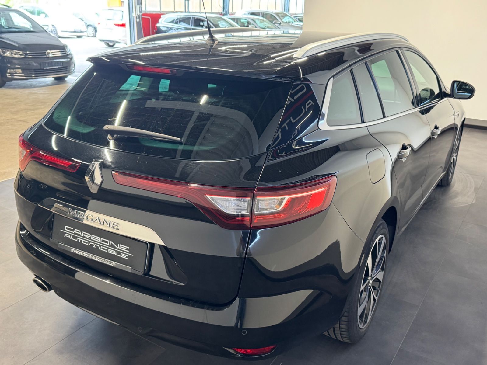 Renault Megane IV Grandtour BOSE-Edition - Samsaru's Car Outlet