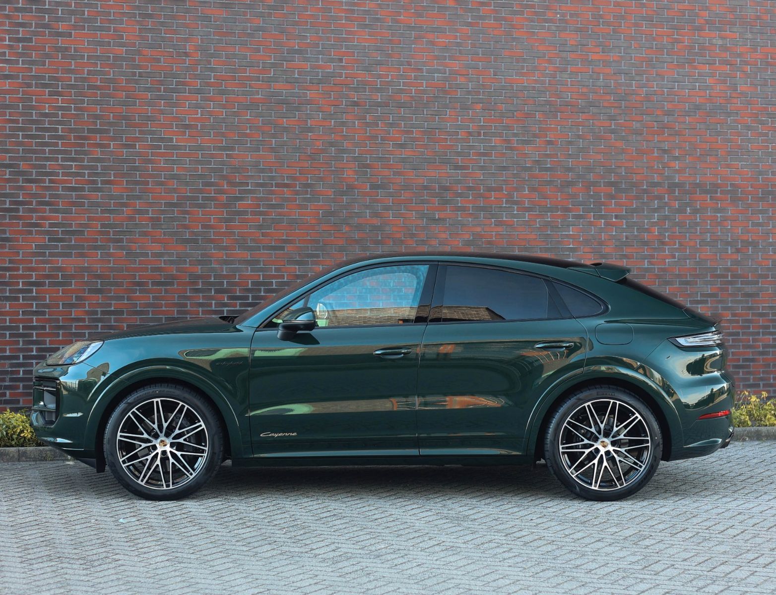 Porsche Cayenne Coupe E-Hybrid *Goodwood Green*