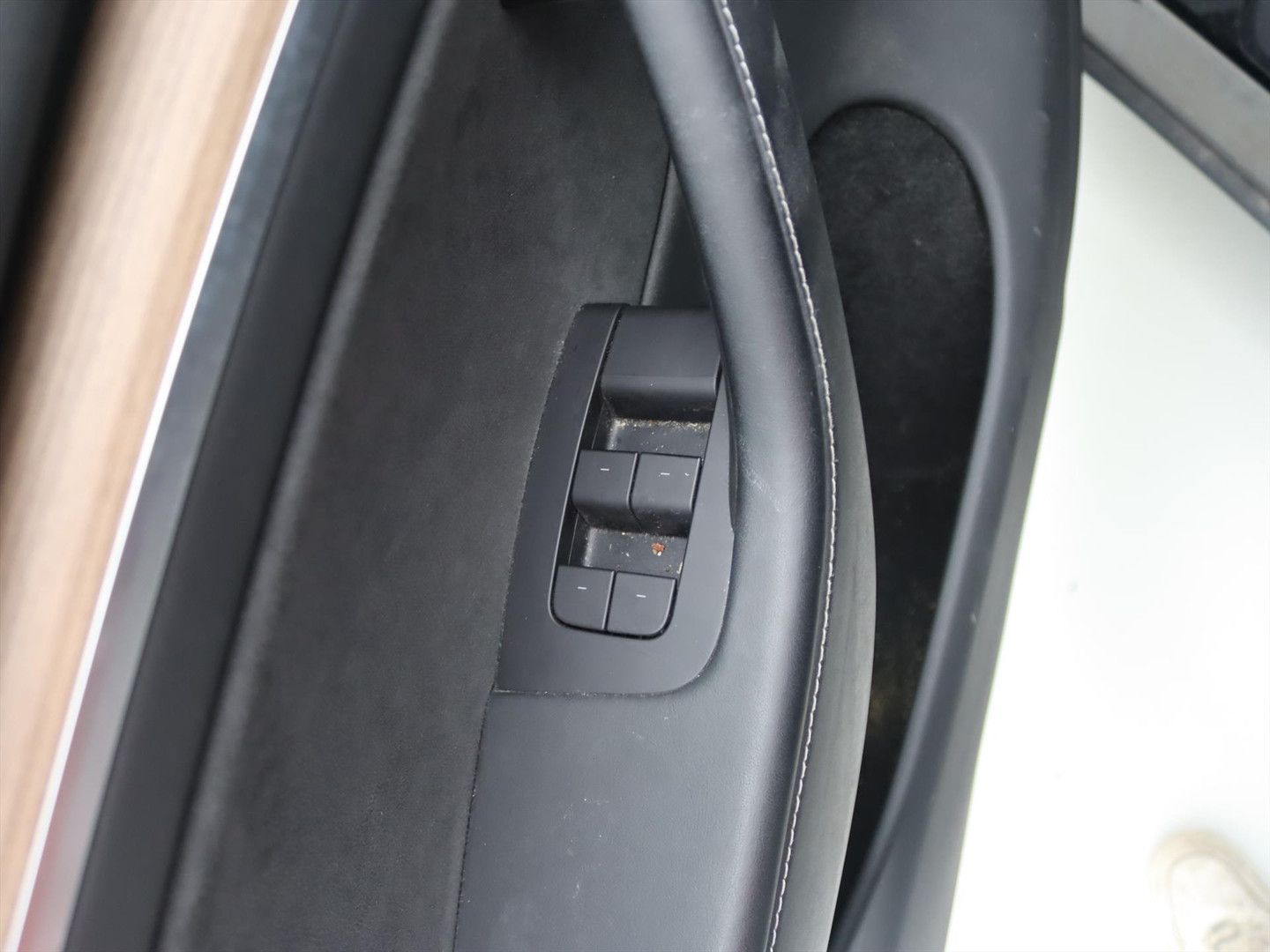 Tesla Model Y Long Range AWD 75kWh 351pk AMD RYZEN HW4