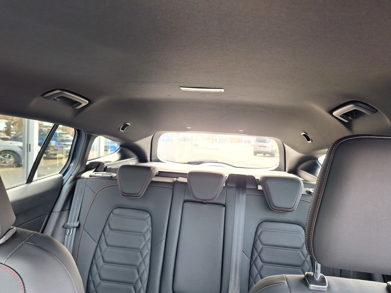 Ford Focus Turnier ST-Line X AHK NAVI LED PDC RFK LMF