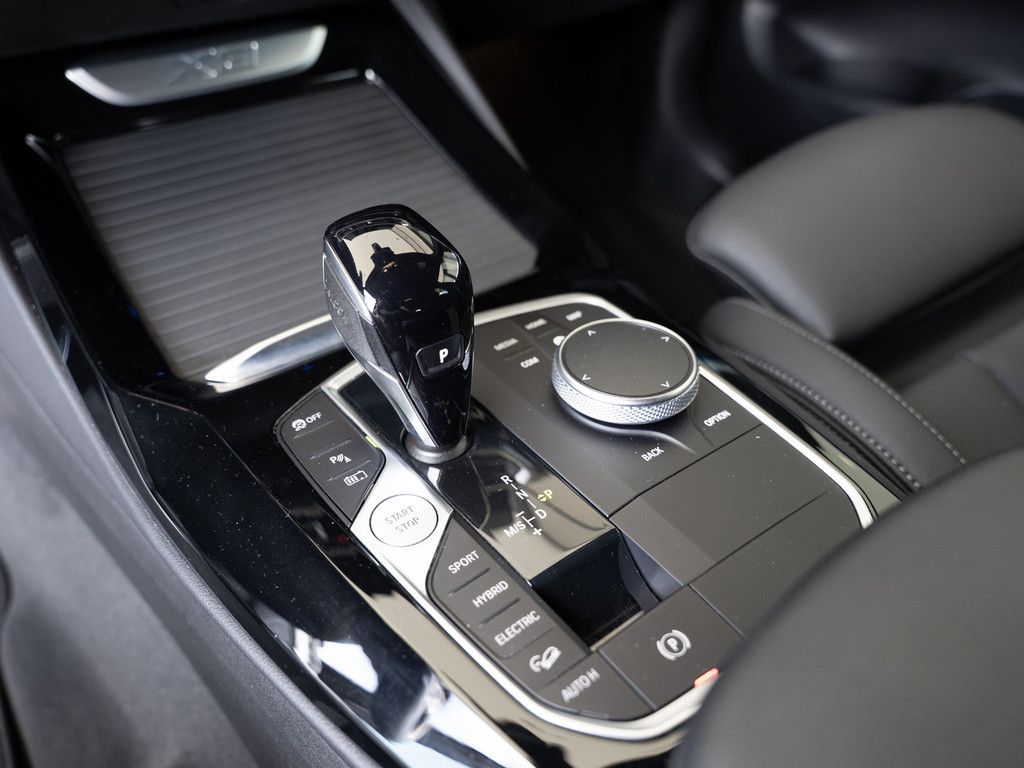 BMW X3 xDrive 30e M-Sportpaket - Samsaru's Car Outlet
