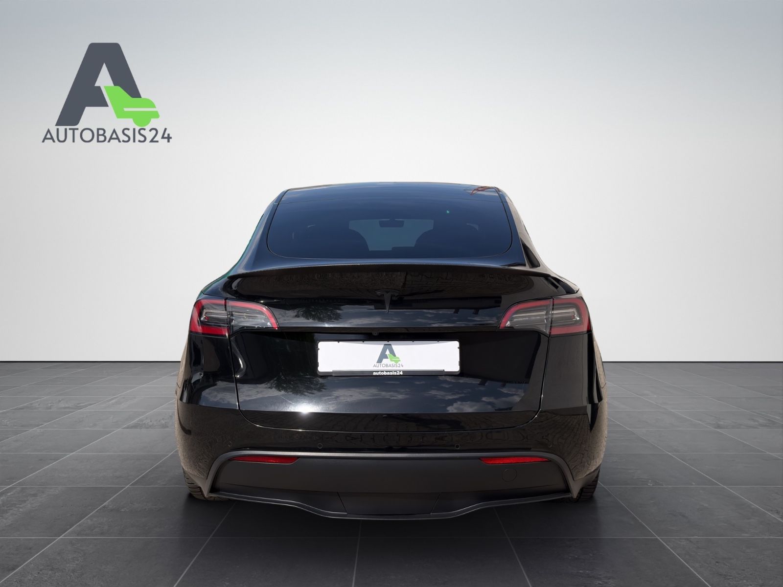 Tesla Model Y Performance Dual AWD *AHK*1.Hand*