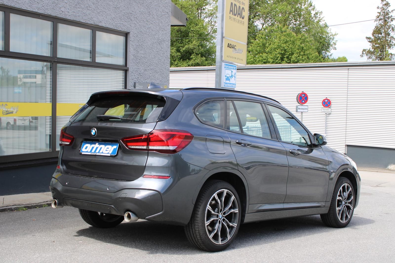 BMW X1 xDrive 20 i M Sportpaket - Samsaru's Car Outlet