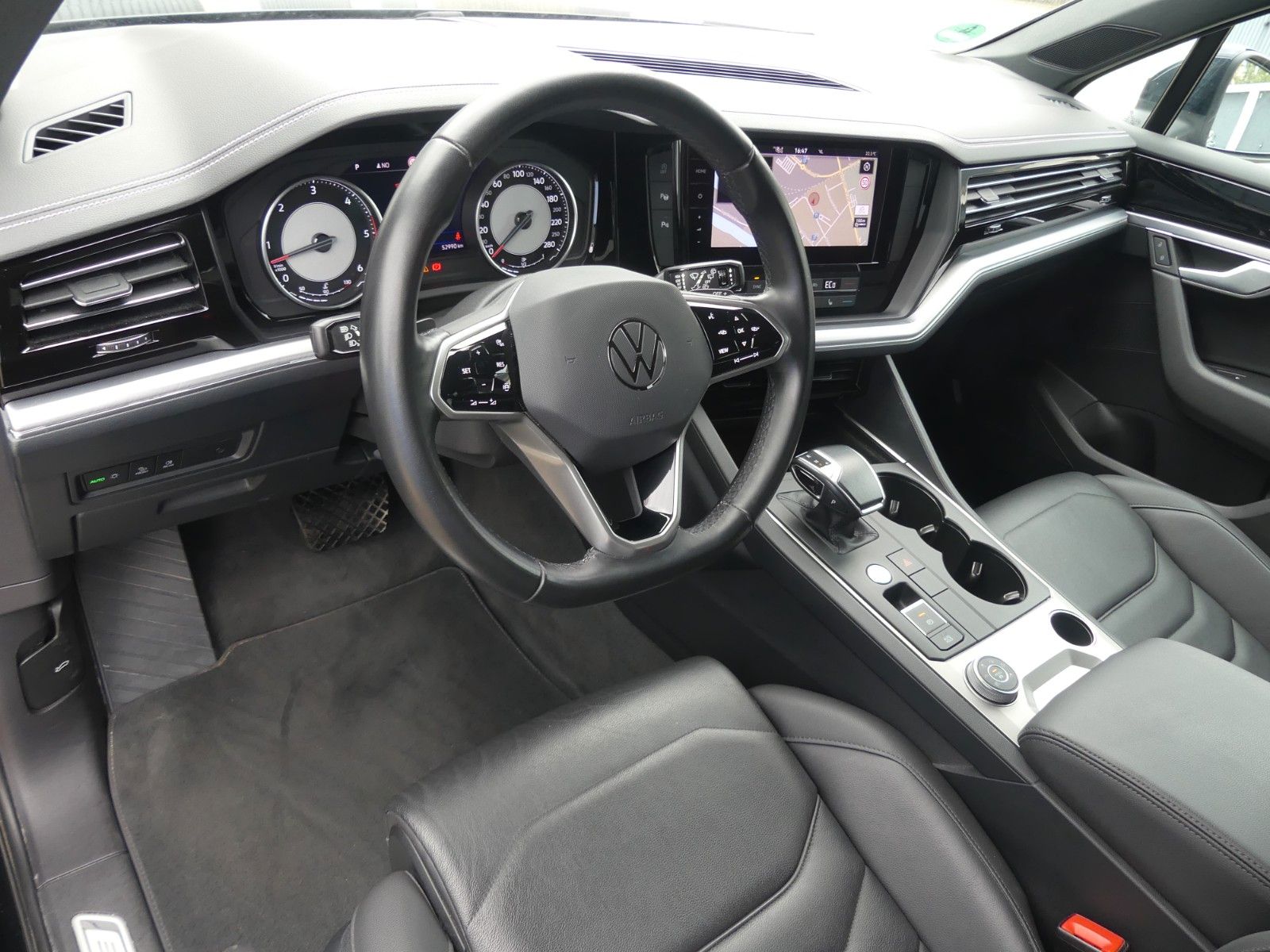 Volkswagen Touareg Elegance 4Motion - Samsaru's Car Outlet