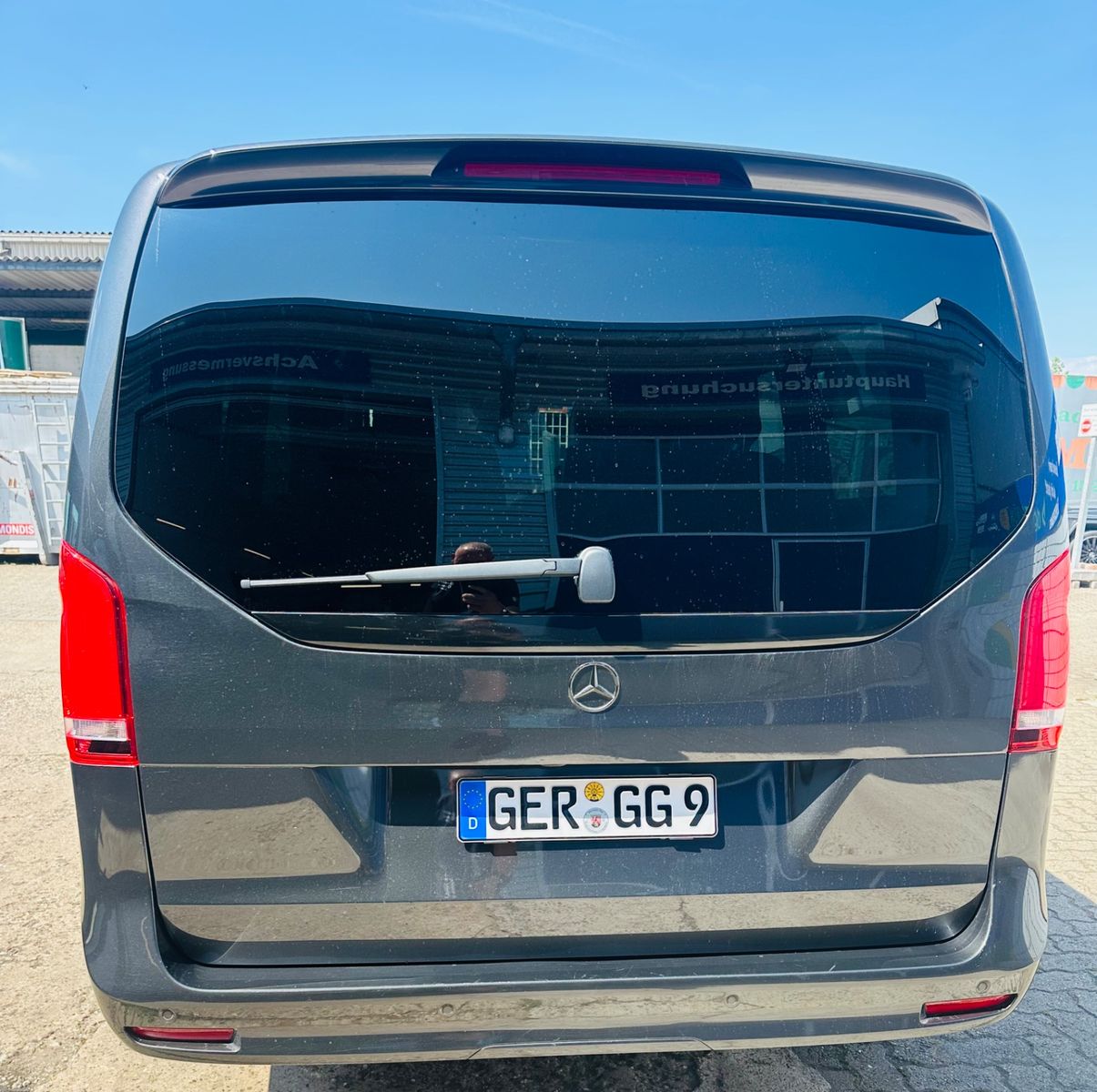 Mercedes-Benz V 300 d AVANTGARDE EDITION 4MATIC - Samsaru's Car Outlet