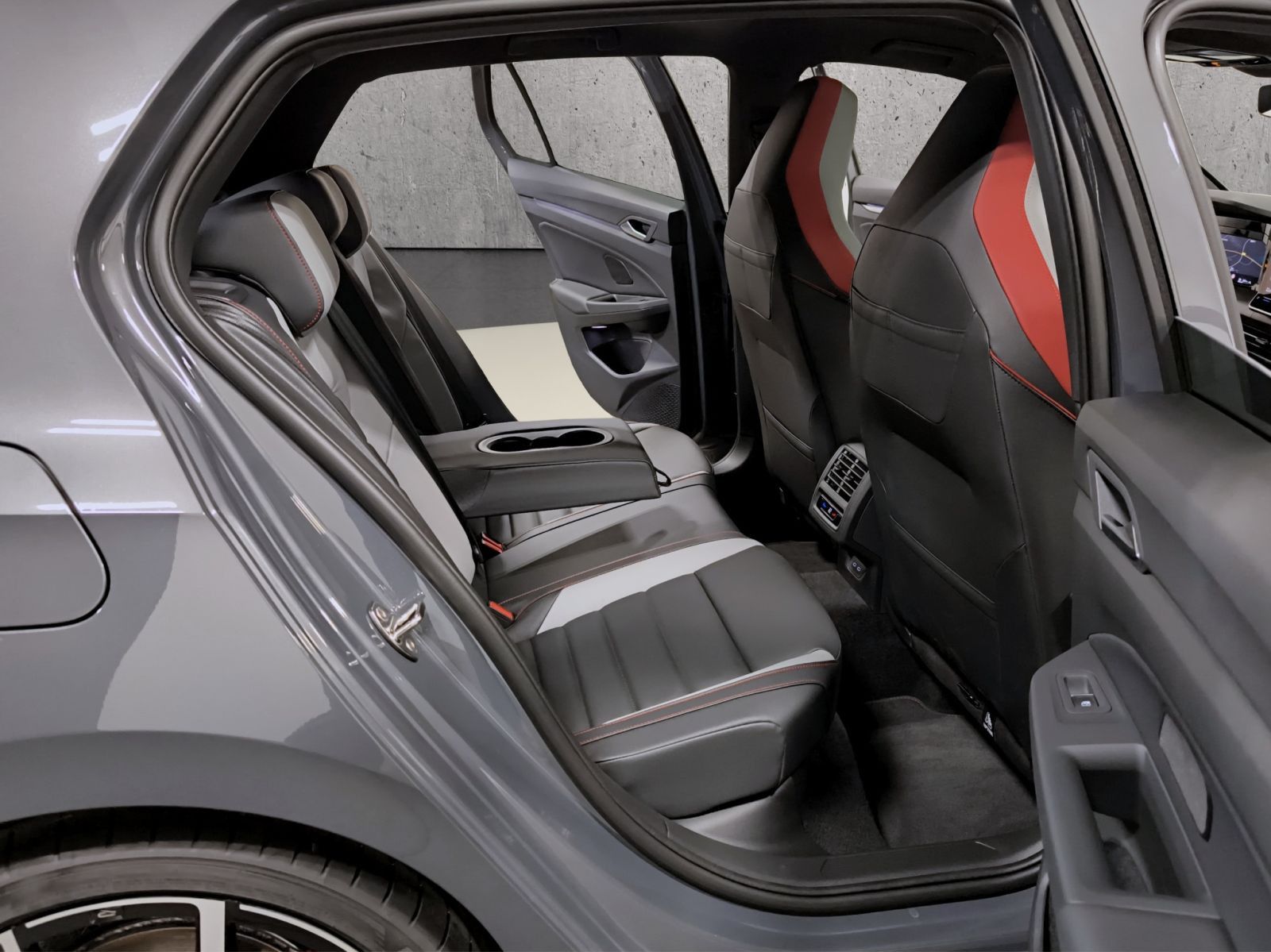 Volkswagen Golf GTI 2.0 TSI DSG Black Style, Leder, AHK, 19
