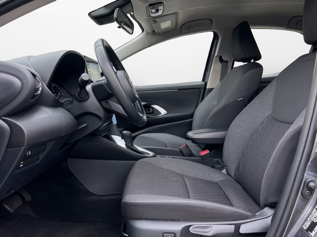 Toyota Yaris Hybrid 1.5 Business Edition - Samsaru's Car Outlet