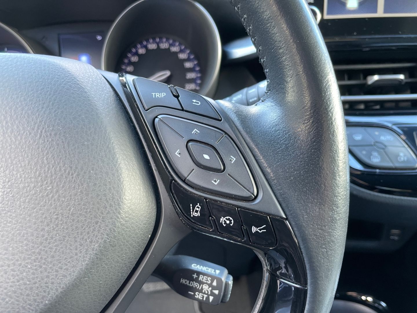 Toyota C-HR 2.0 Hybrid Team D *LED*ACC*CarPlay*CAM*SHZ*