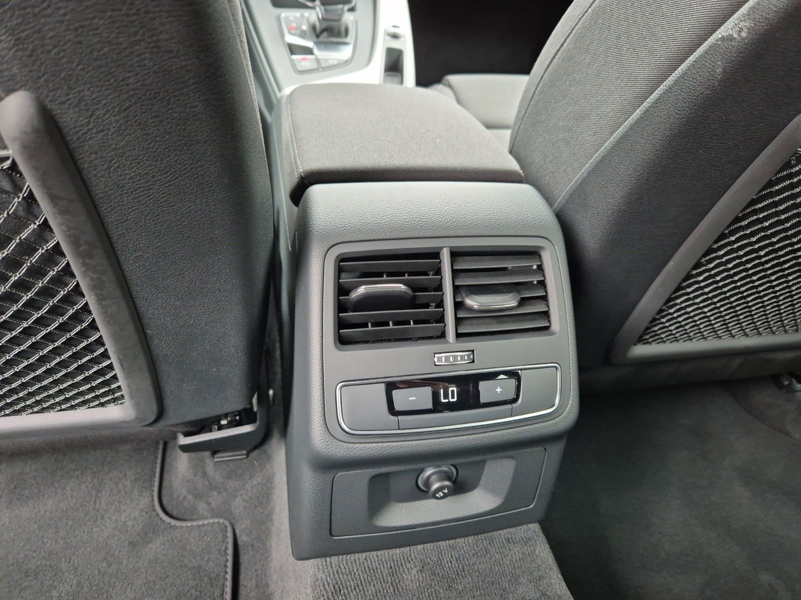 Audi A4 Avant 35 TFSI S line - Samsaru's Car Outlet
