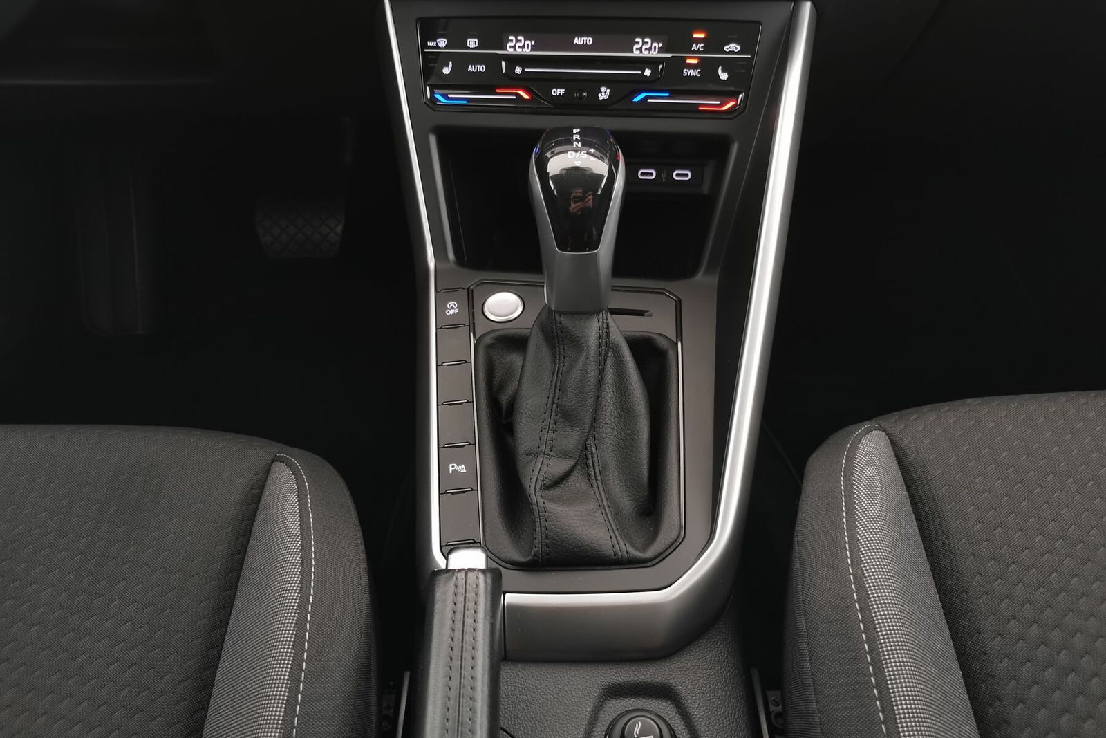 Volkswagen Taigo 1.0 TSI Life - Samsaru's Car Outlet