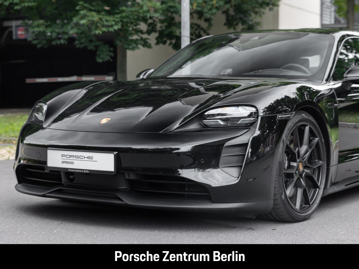 Porsche Taycan GTS HA-Lenkung InnoDrive HeadUp LEDMatrix