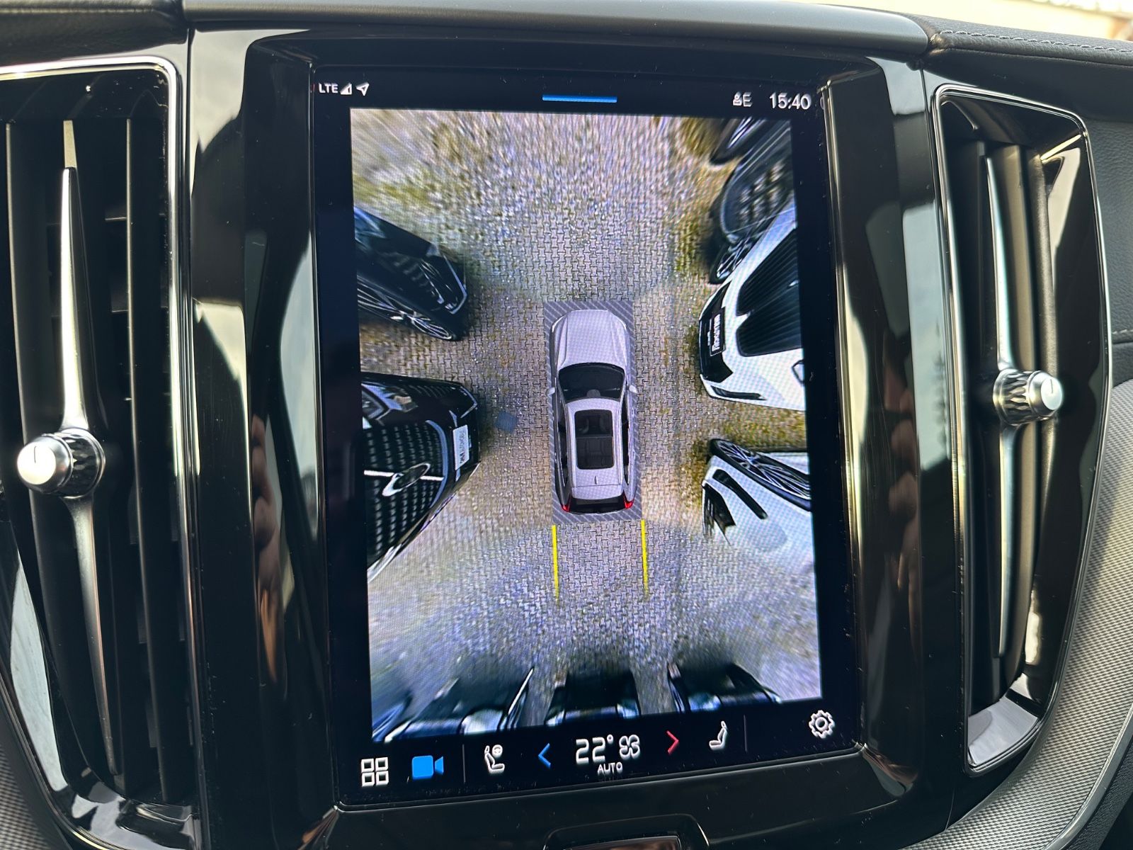 Volvo XC60 Ultimate Dark AWD Leder HuD Pano B&W 360°