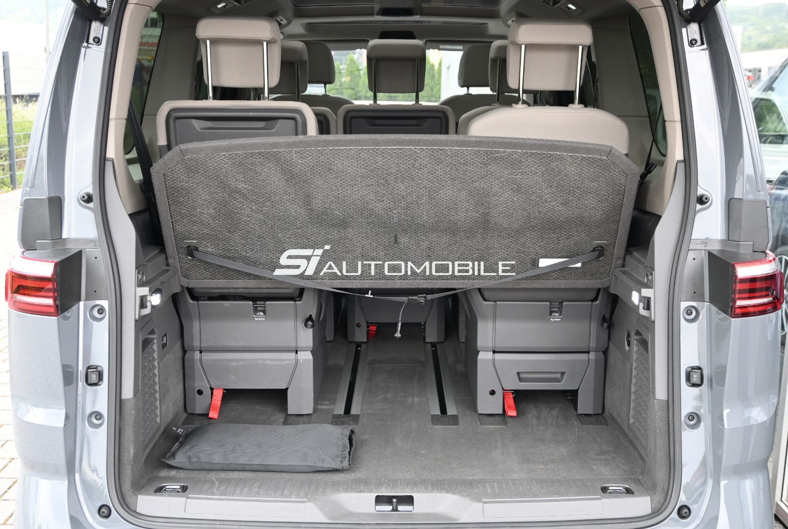 Volkswagen T7 Multivan 2.0 TDI DSG Edition - Samsaru's Car Outlet
