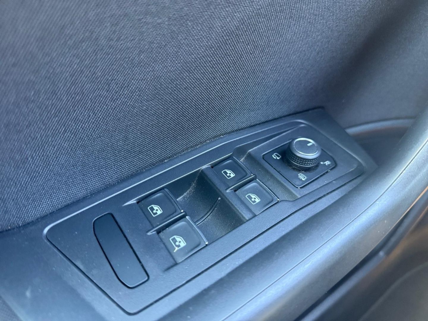 Volkswagen T-Roc Style 1.5 TSI - Samsaru's Car Outlet
