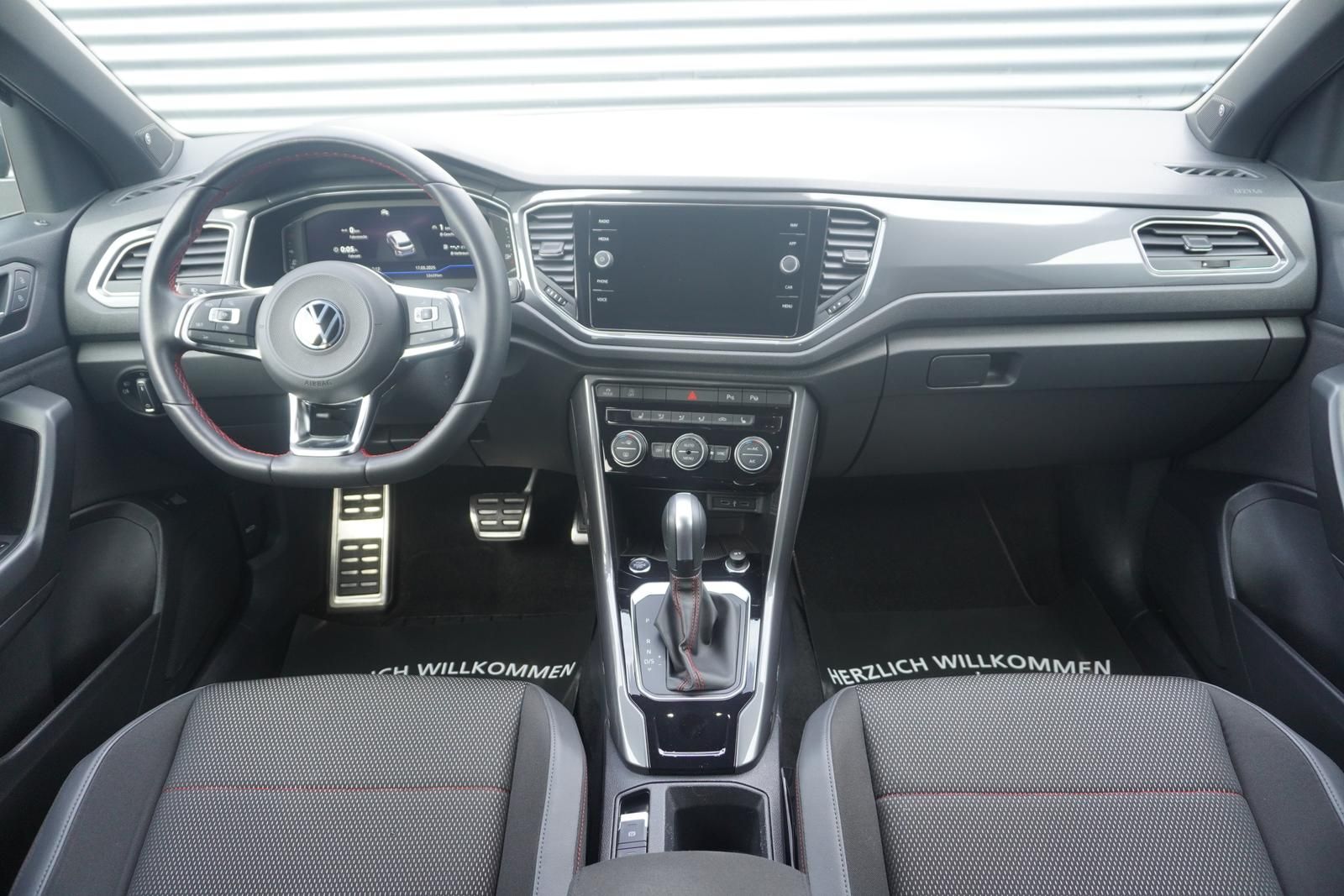 Volkswagen T-ROC 1.5 TSI DSG SPORT - Samsaru's Car Outlet