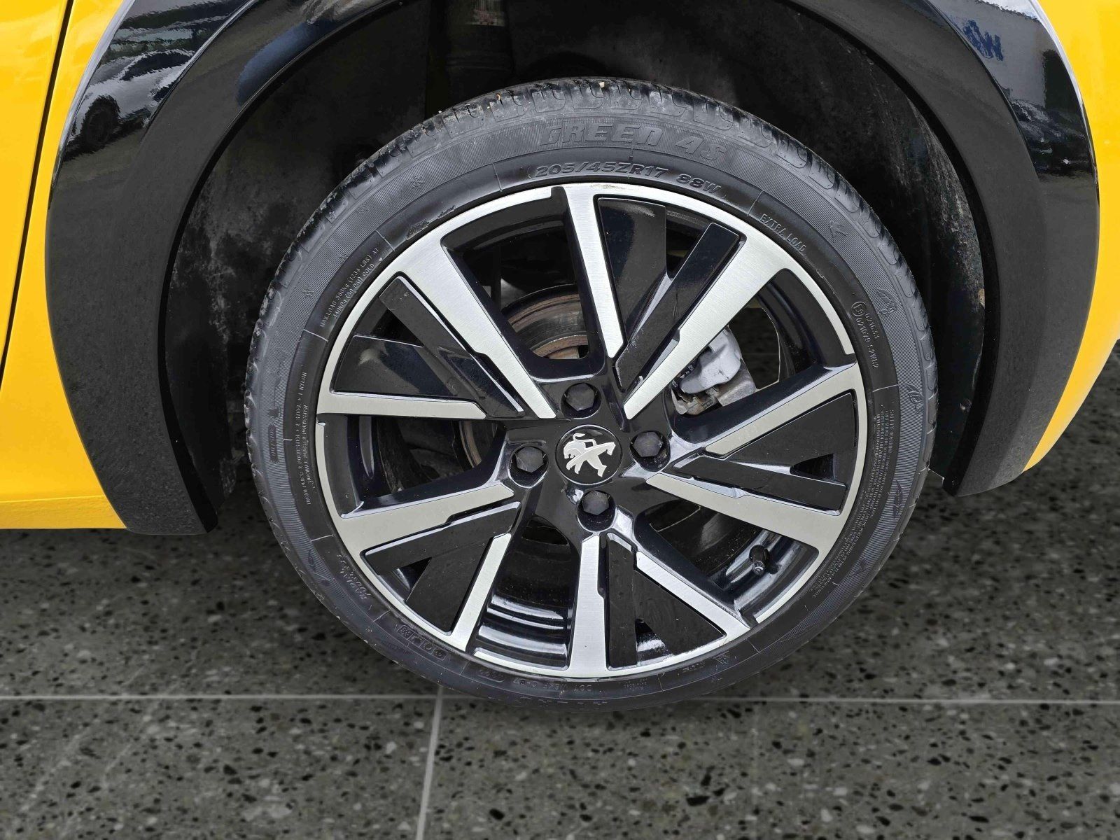 Peugeot 208 GT - Samsaru's Car Outlet