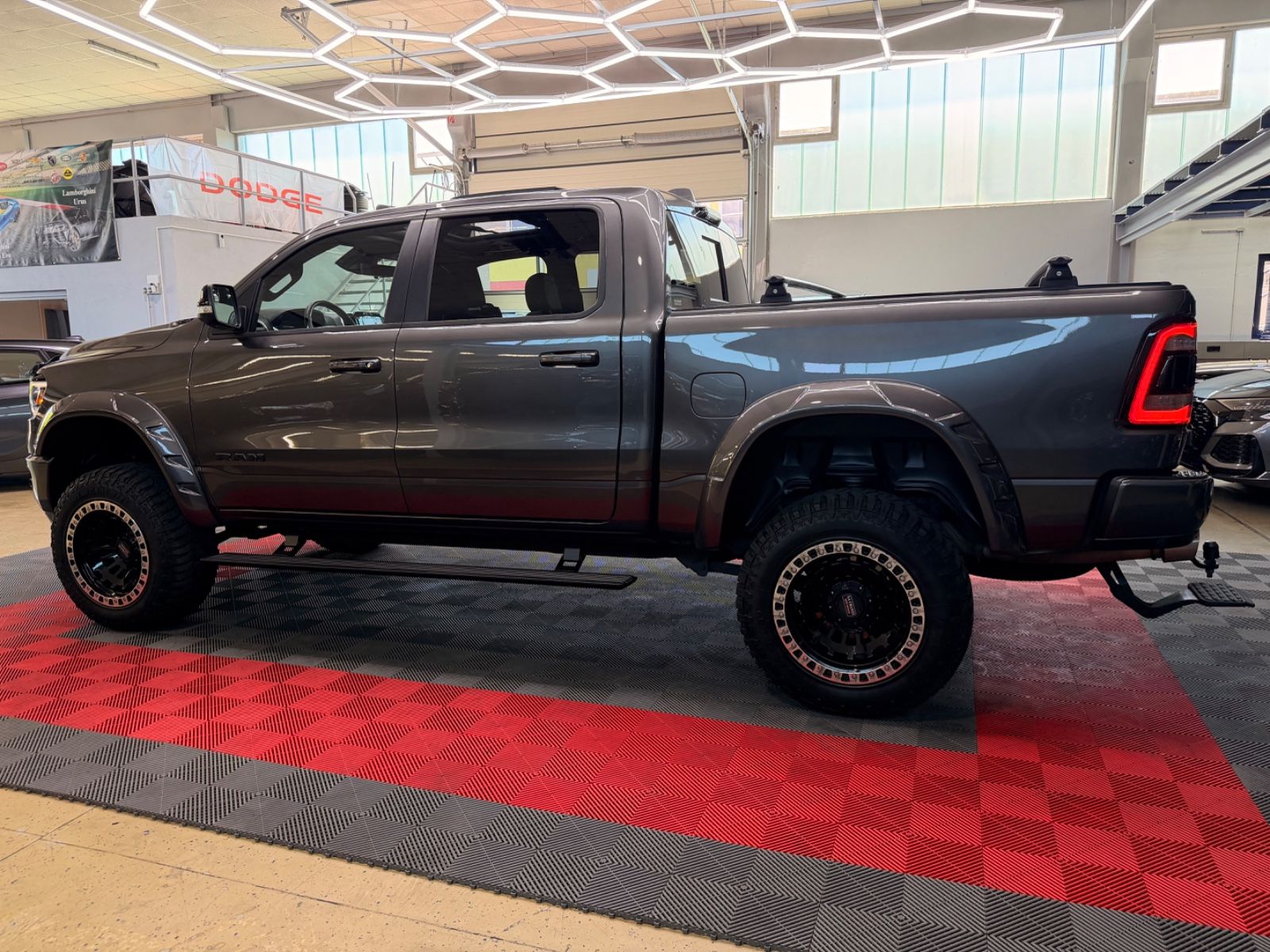 Dodge RAM 1500 5.7 4X4 LARAMIE PANO LPG MonsterTruck