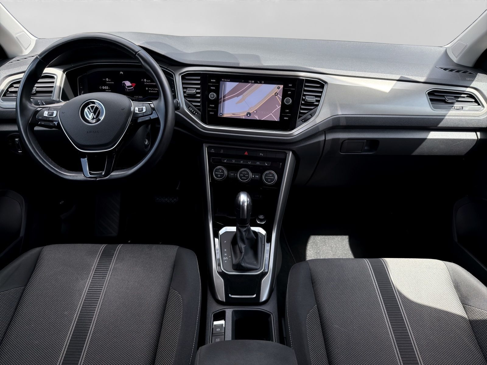 Volkswagen T-Roc 1.5 TSI DSG STYLE - Samsaru's Car Outlet