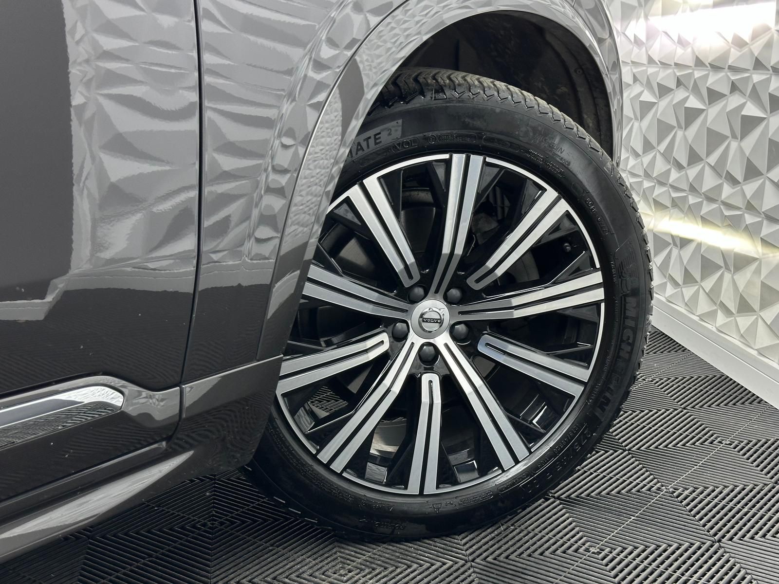 Volvo XC90 B5 PLUS AWD Bright - Samsaru's Car Outlet