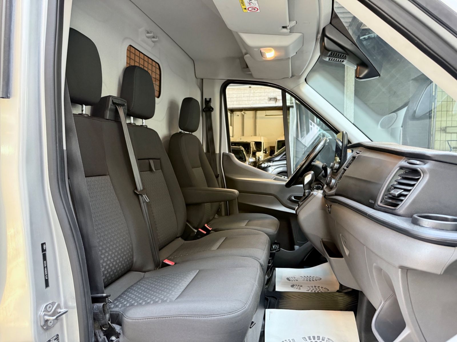 Ford Transit 2.0 D L2H2 AUTOMATIK AHK STANDHEIZG NAVI
