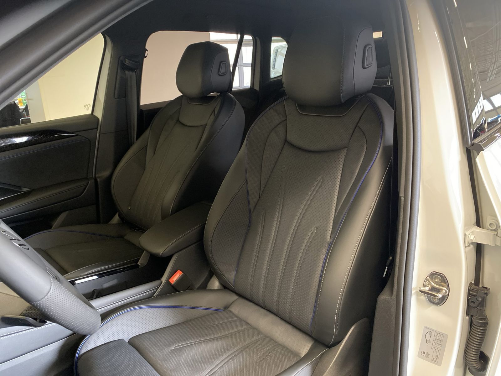 Volkswagen Tiguan R-Line 1.5 l eHybrid 200 kW AHK*PSD*SOUND