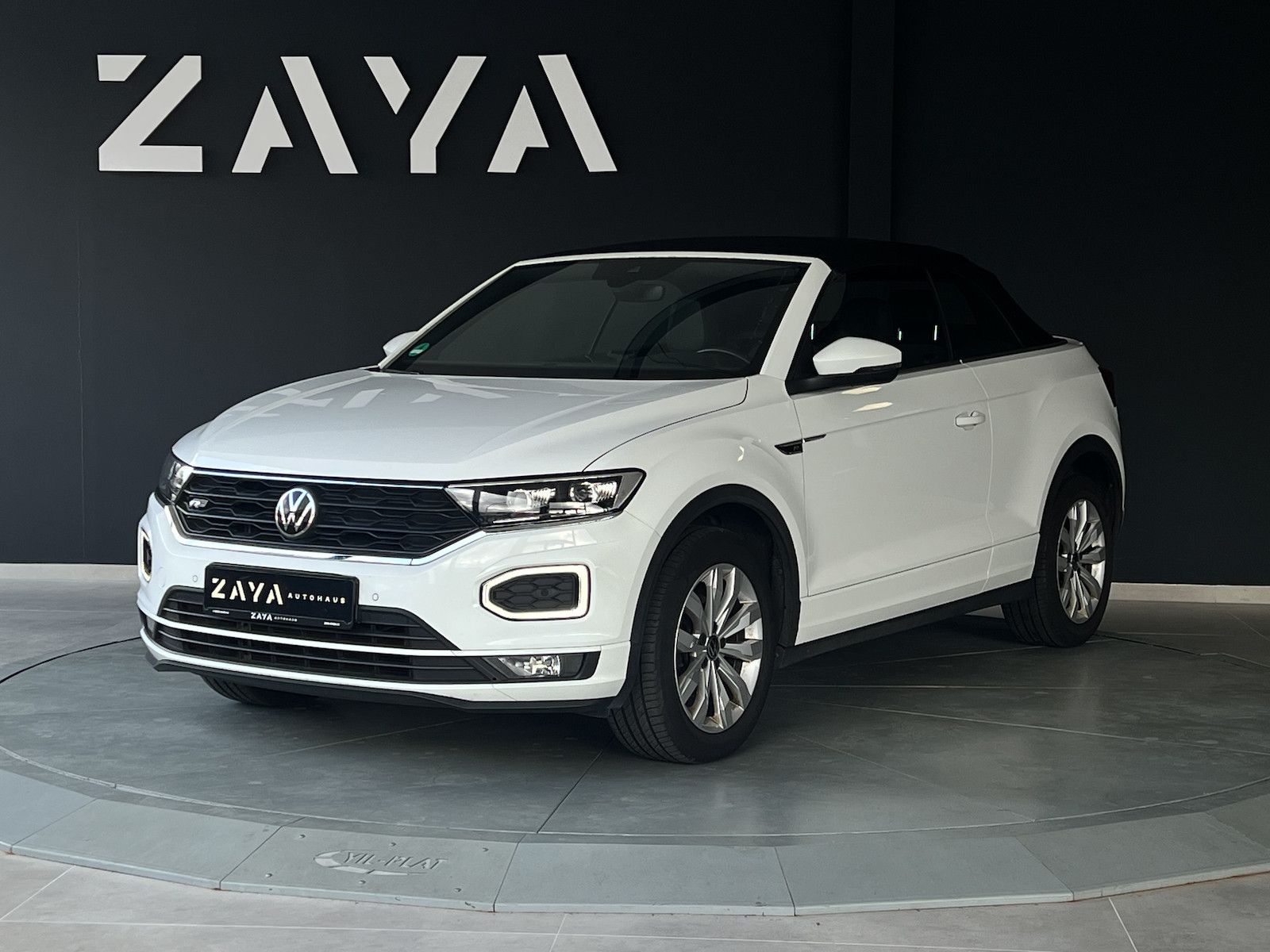 Volkswagen T-Roc 1.5 TSI R-Line - Samsaru's Car Outlet