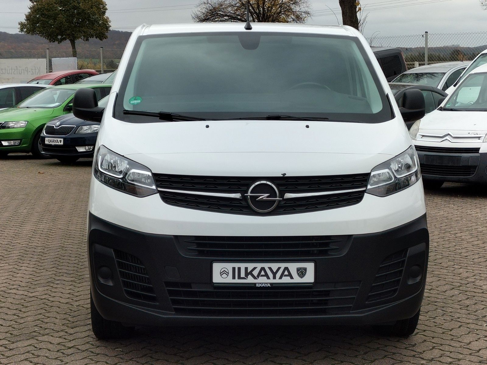 Opel Vivaro Kasten Edition M - Samsaru's Car Outlet