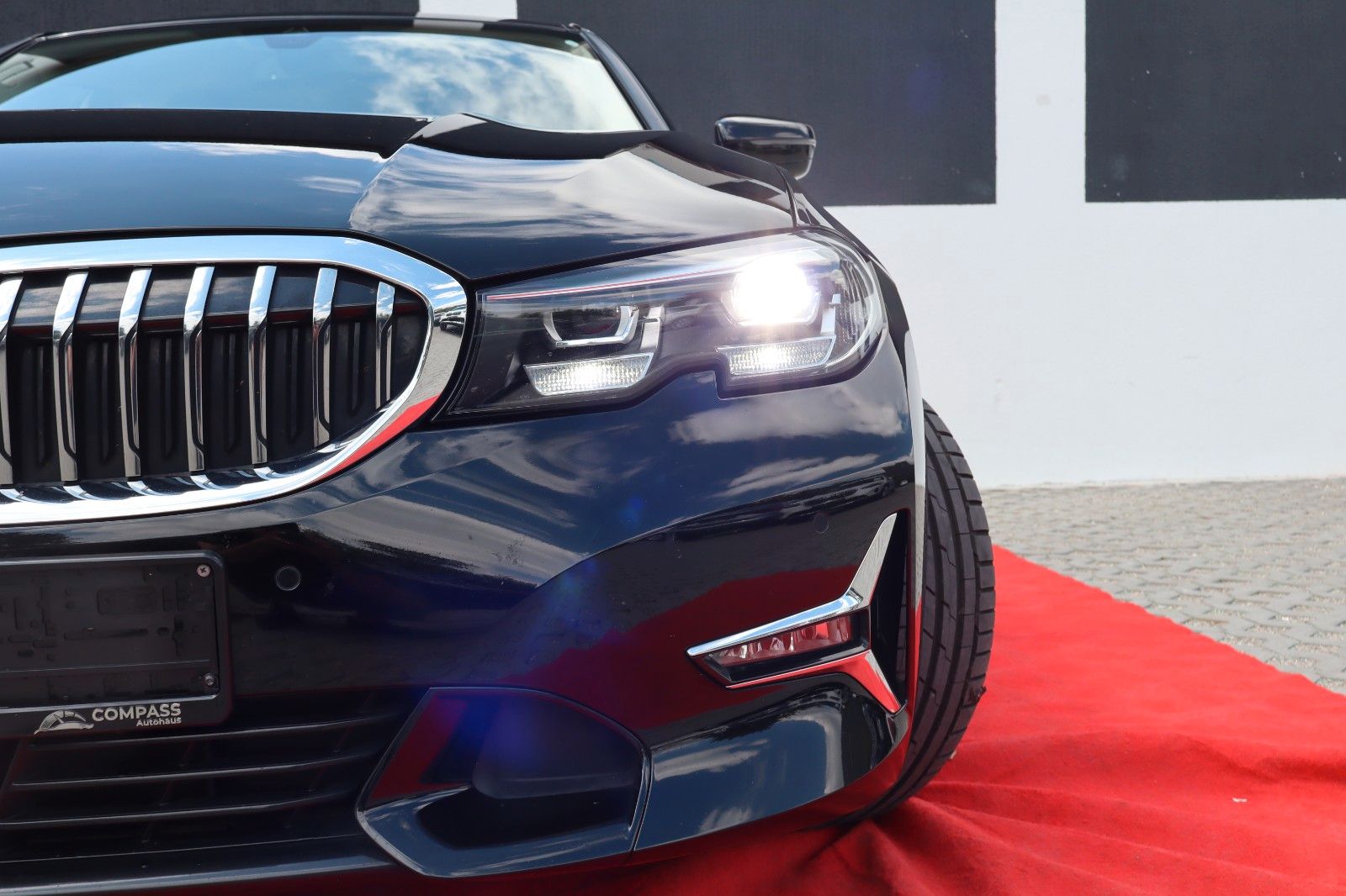 BMW 320 d Luxury Line - Samsaru's Car Outlet