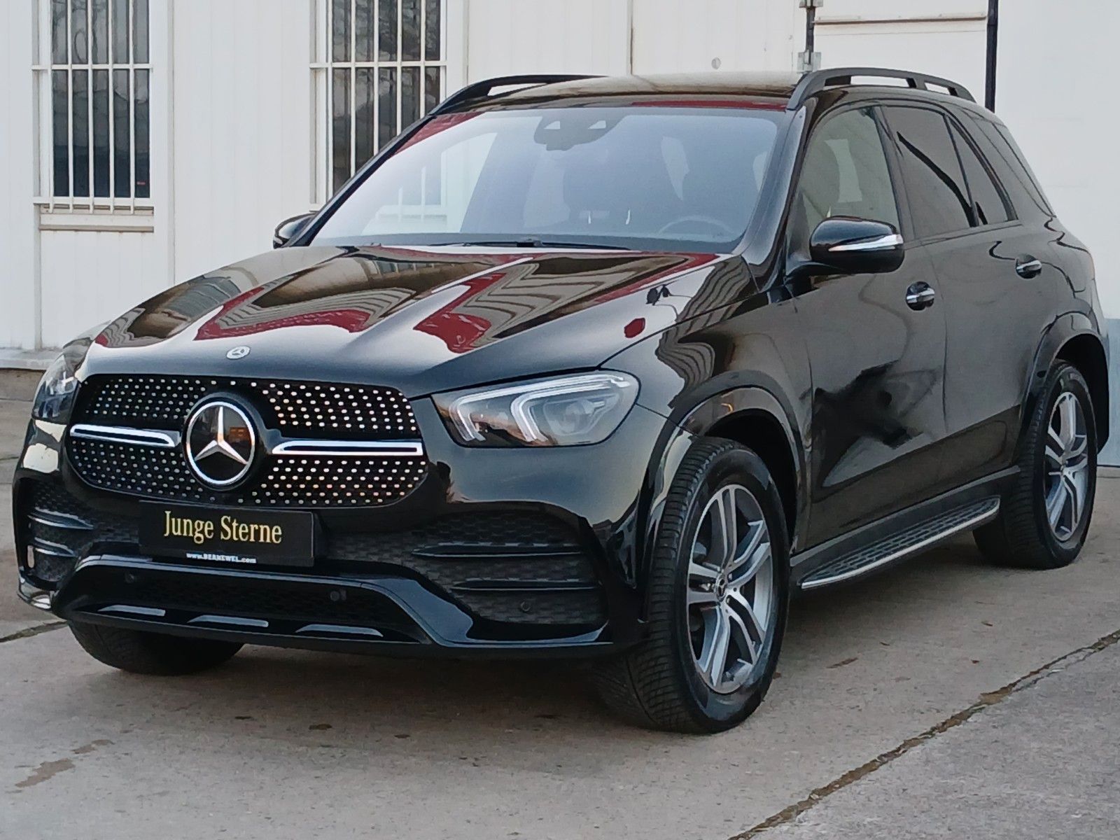 Mercedes-Benz GLE350de 4M AMG SoftClose_NappaLeder_360_BURMEST