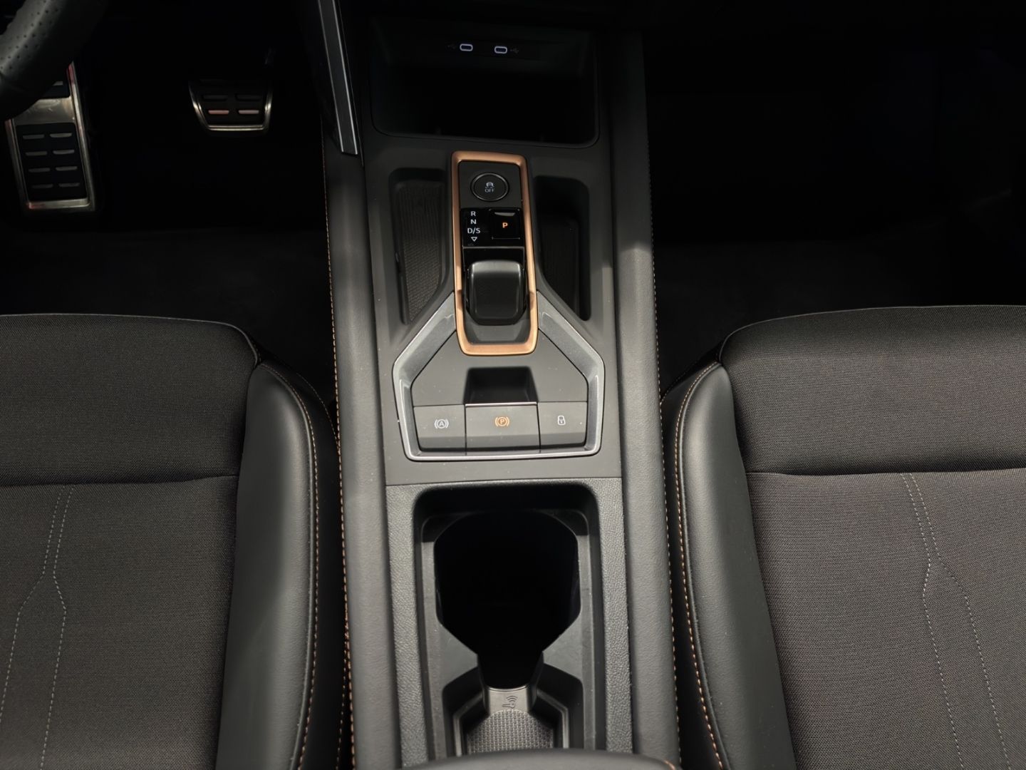 Cupra Leon Sp. 1.5 eTSI DSG INTELLIGENT DRIVE - Samsaru's Car Outlet