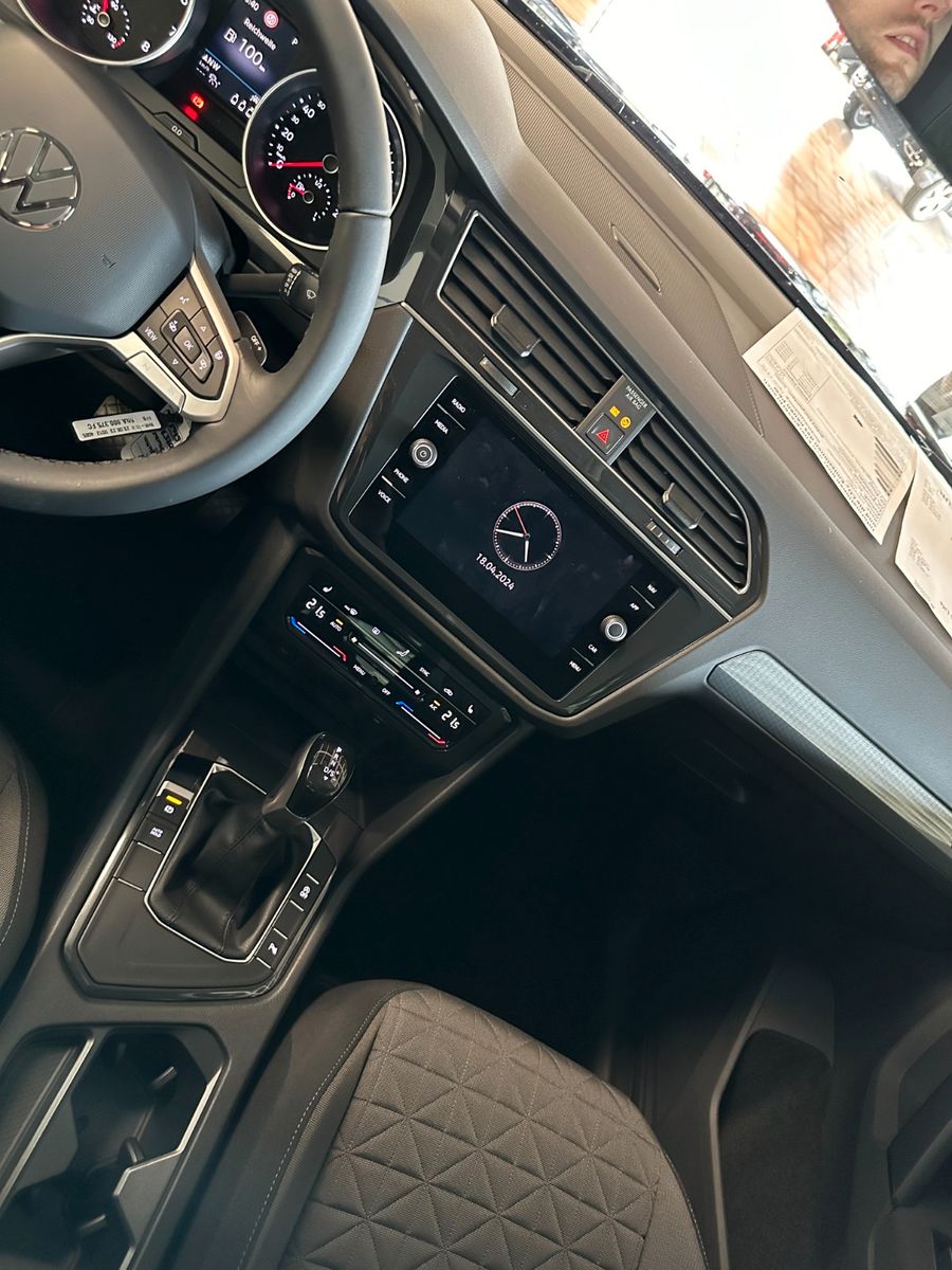 Volkswagen Tiguan 1.5 TSI DSG Life - Samsaru's Car Outlet