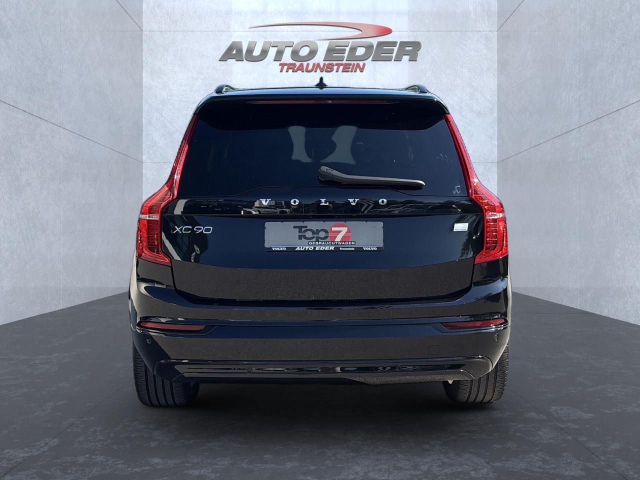Volvo XC 90 R Design Recharge Plug-In Hybrid AWD - Samsaru's Car Outlet