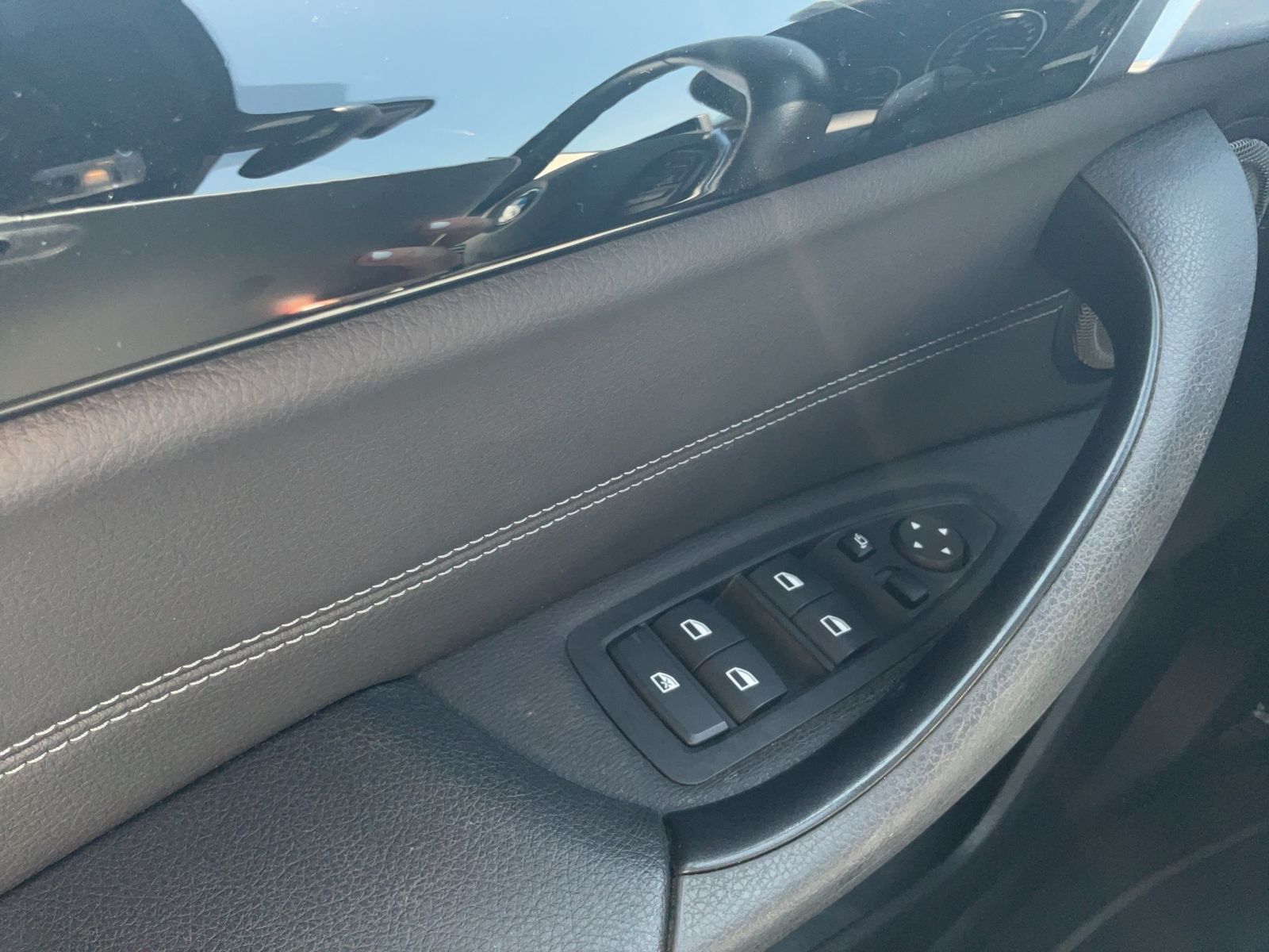 BMW X1 xDrive25e SPORT LINE - Samsaru's Car Outlet