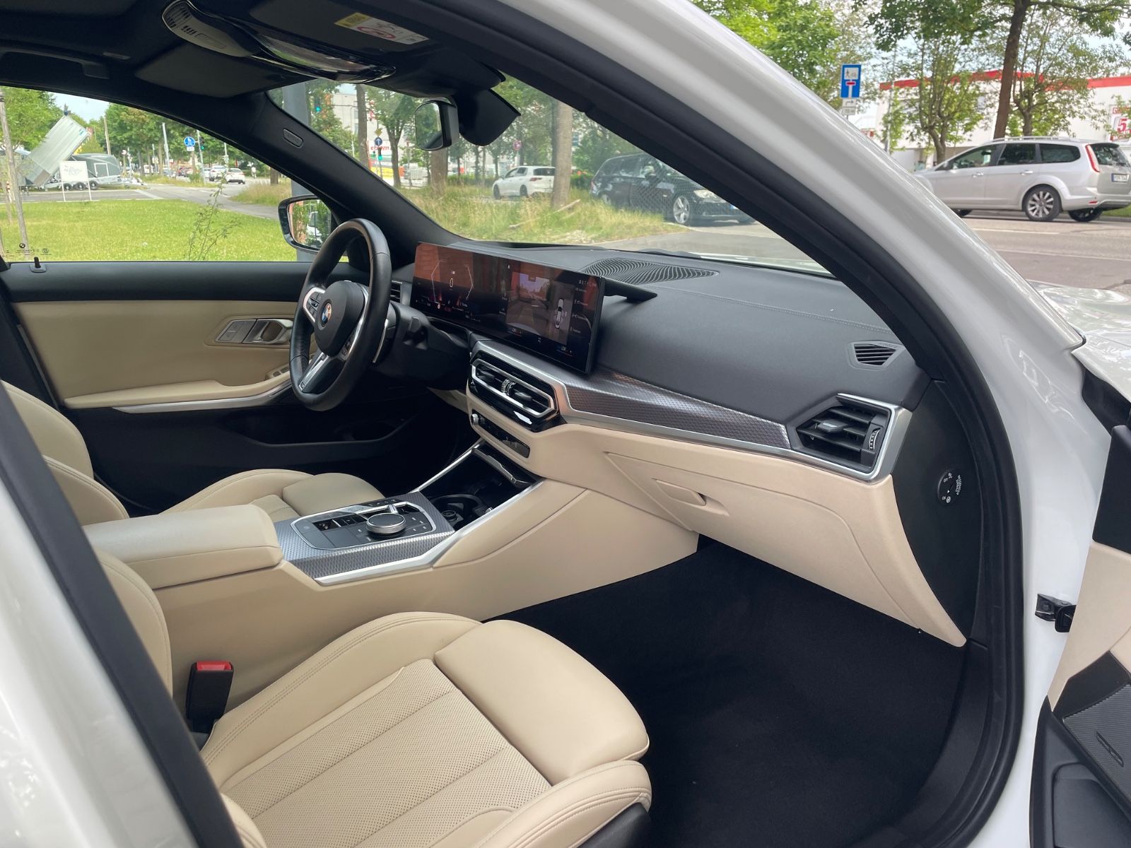 BMW 330 i xDri*MSport* Sit-Memory*Glass-Dach*Comfort