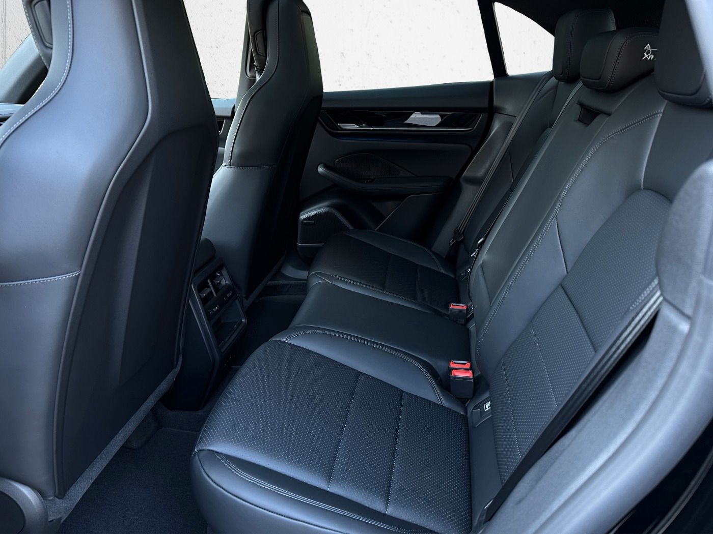 Porsche Macan - Samsaru's Car Outlet
