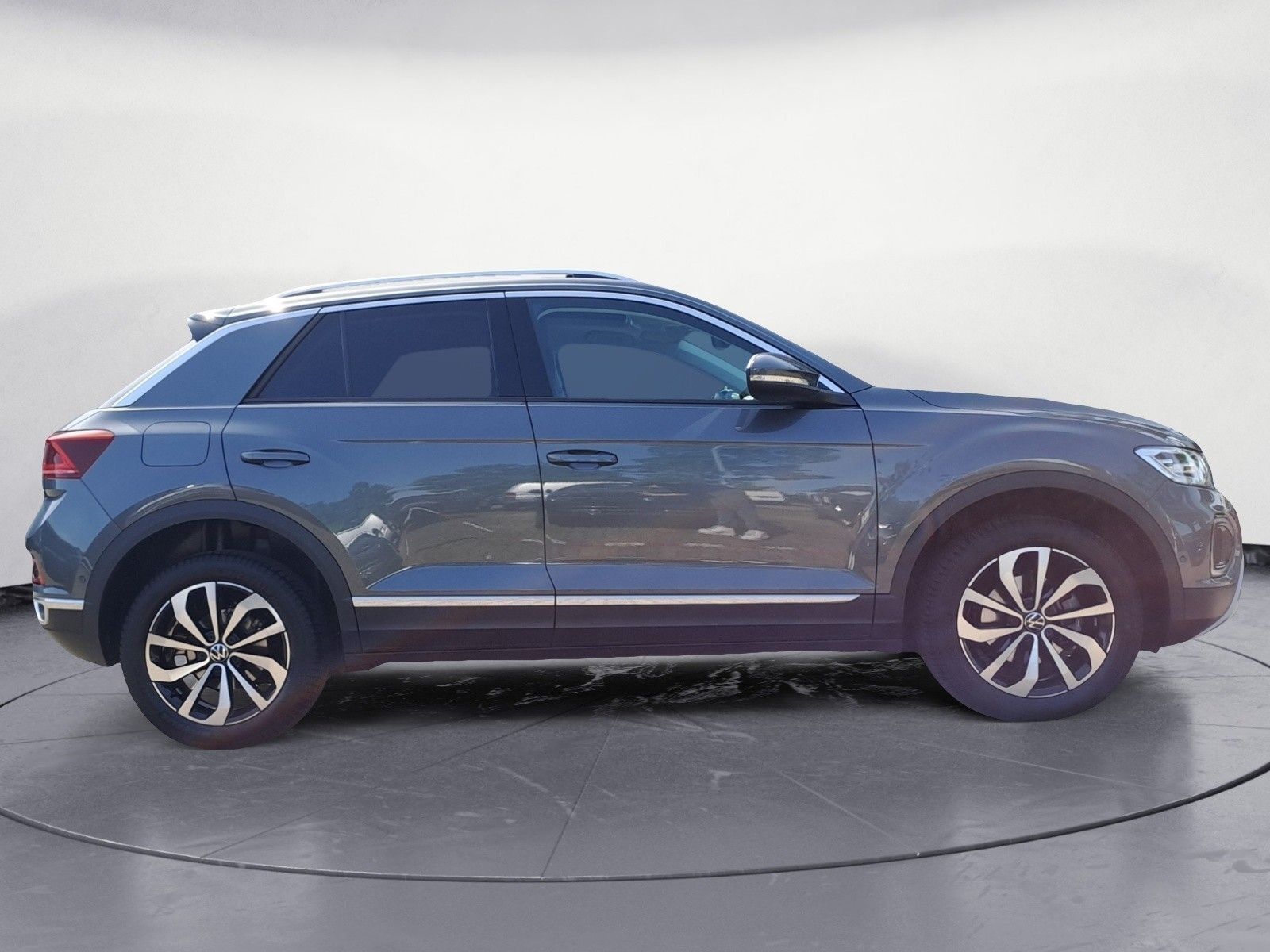 Volkswagen T-Roc 1.5 TSI *STYLE* - Samsaru's Car Outlet