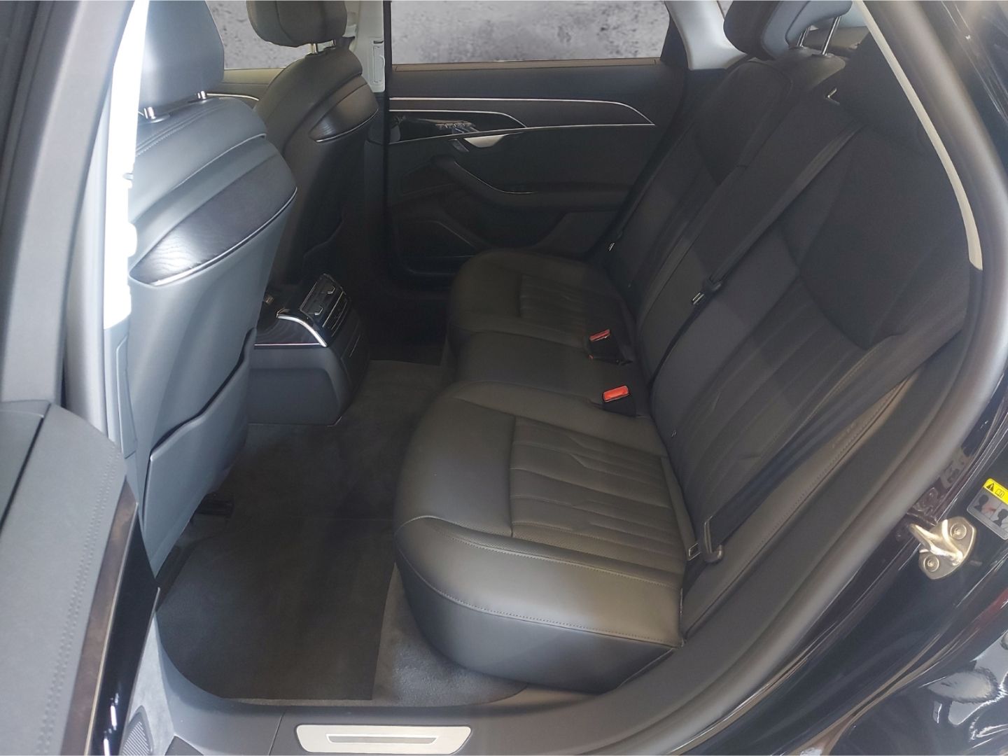 Audi A8 50 TDI qu. tiptronic - Samsaru's Car Outlet