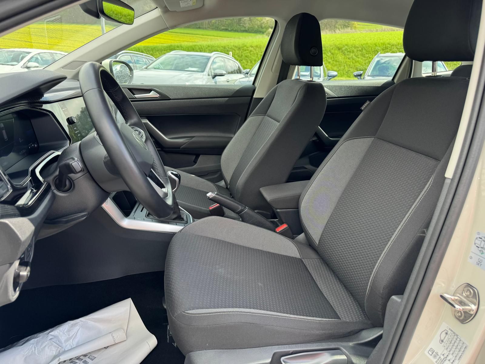 Volkswagen Taigo 1.0 TSI Life - Samsaru's Car Outlet