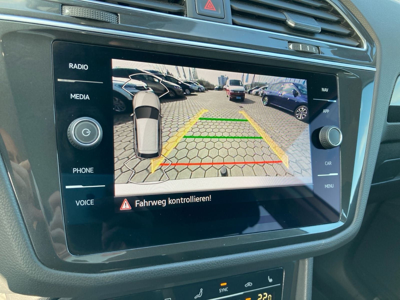 Volkswagen Tiguan 1.5 TSI Elegance - Samsaru's Car Outlet