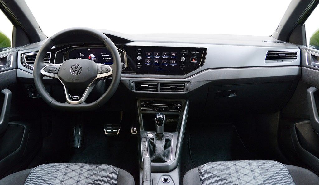 Volkswagen Taigo 1.5 TSI DSG R-Line - Samsaru's Car Outlet