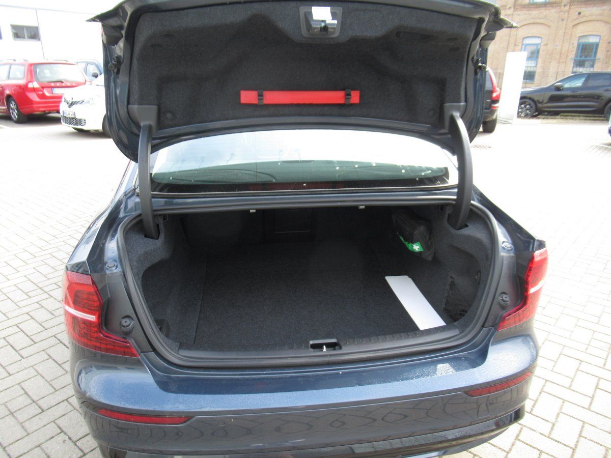 Volvo S60 B4 Benzin Plus Dark Automatik