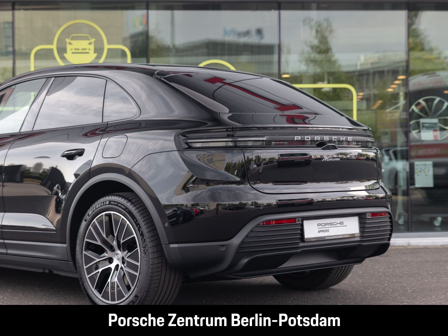 Porsche Macan - Samsaru's Car Outlet