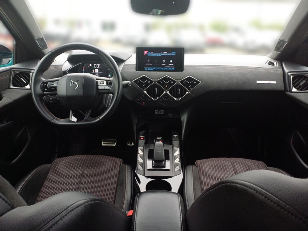 DS Automobiles DS3 Crossback E-Tense 225 Performance Line - Samsaru's Car Outlet