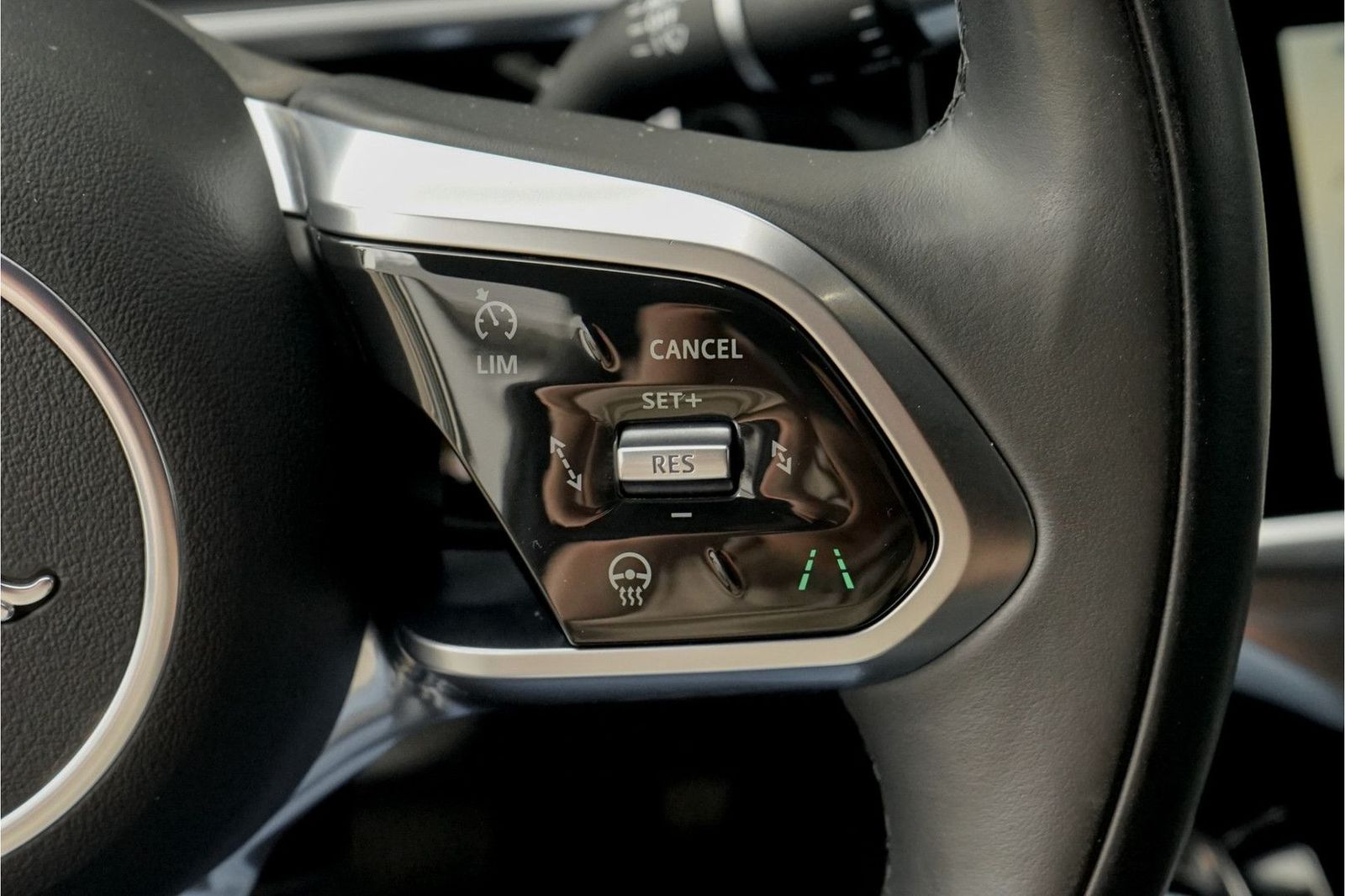 Jaguar I-Pace EV320 SE Business 90 kWh 3 Fase Laden Pan