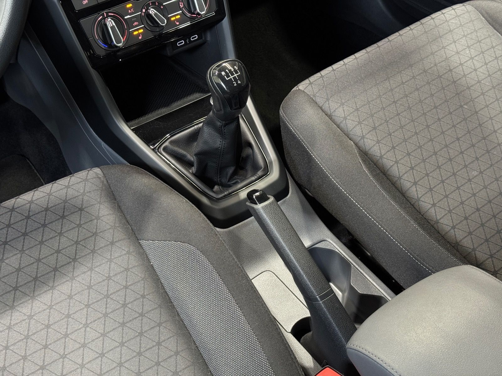 Volkswagen T-Cross Life 1.0 TSI - Samsaru's Car Outlet