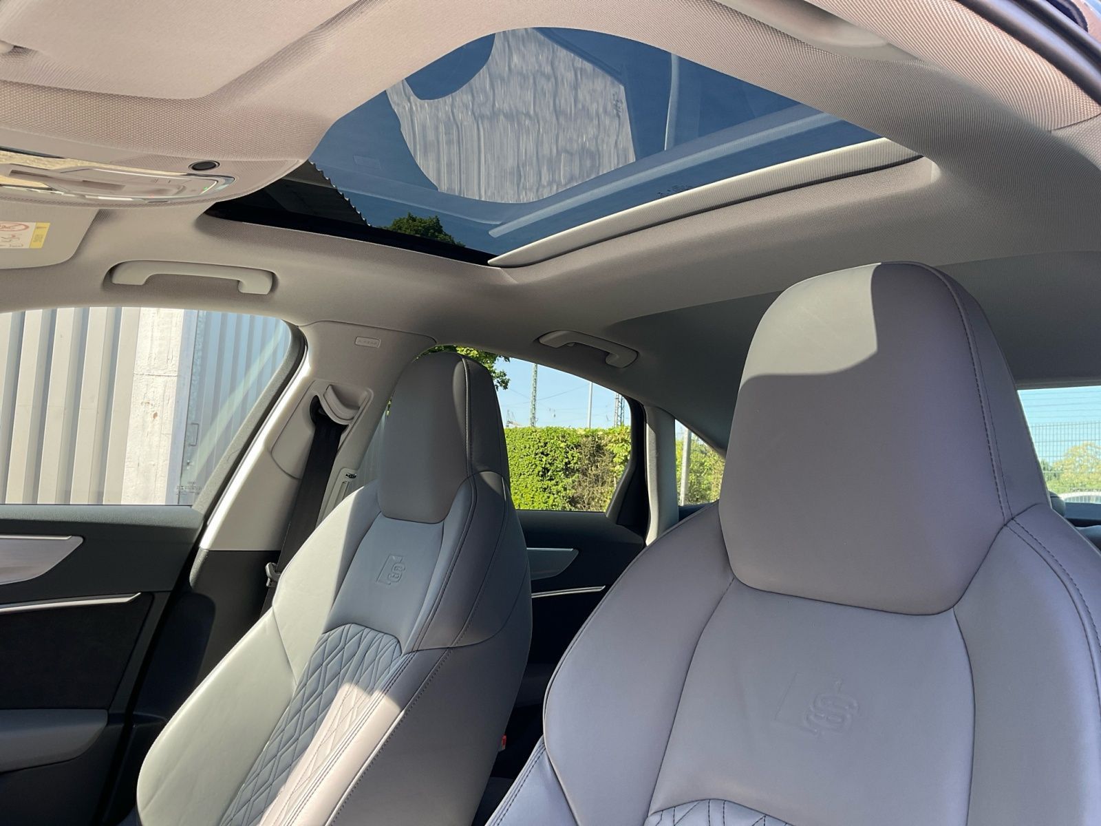 Audi A6 Limousine 55 TFSI e S line quattro - Samsaru's Car Outlet