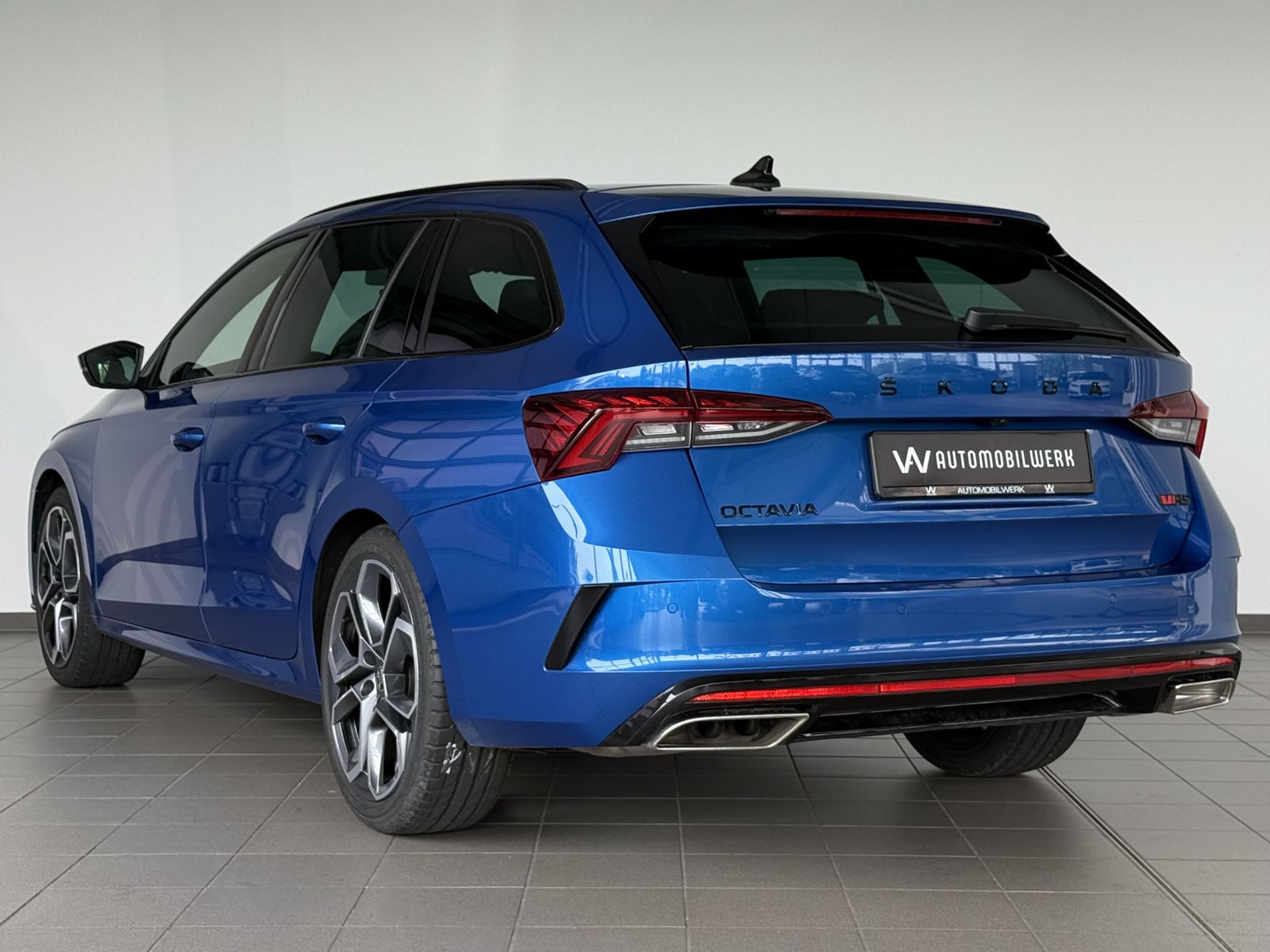 Skoda Octavia Combi RS - Samsaru's Car Outlet